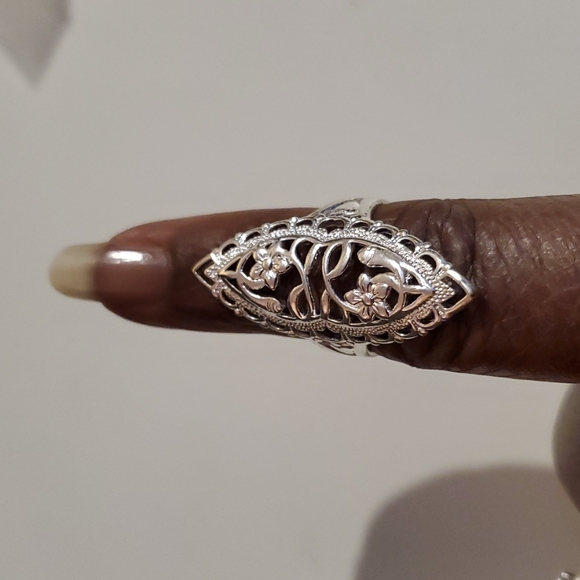 Jewelry - NWOT Sterling Silver ring